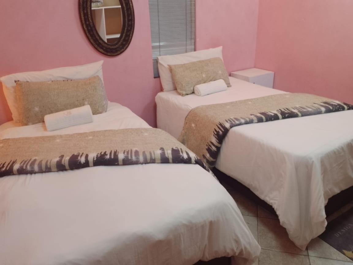 Gspot94-Gardenspot94 Apartment โจฮันเนสเบิร์ก ภายนอก รูปภาพ